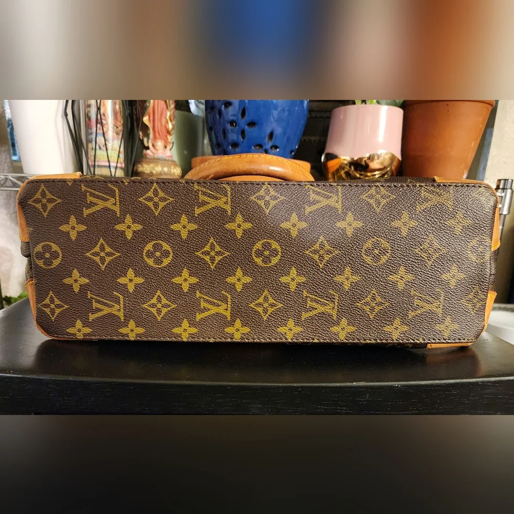 1960's Vintage Louis Vuitton Monogram Leather Handbag - Picture 2 of 16